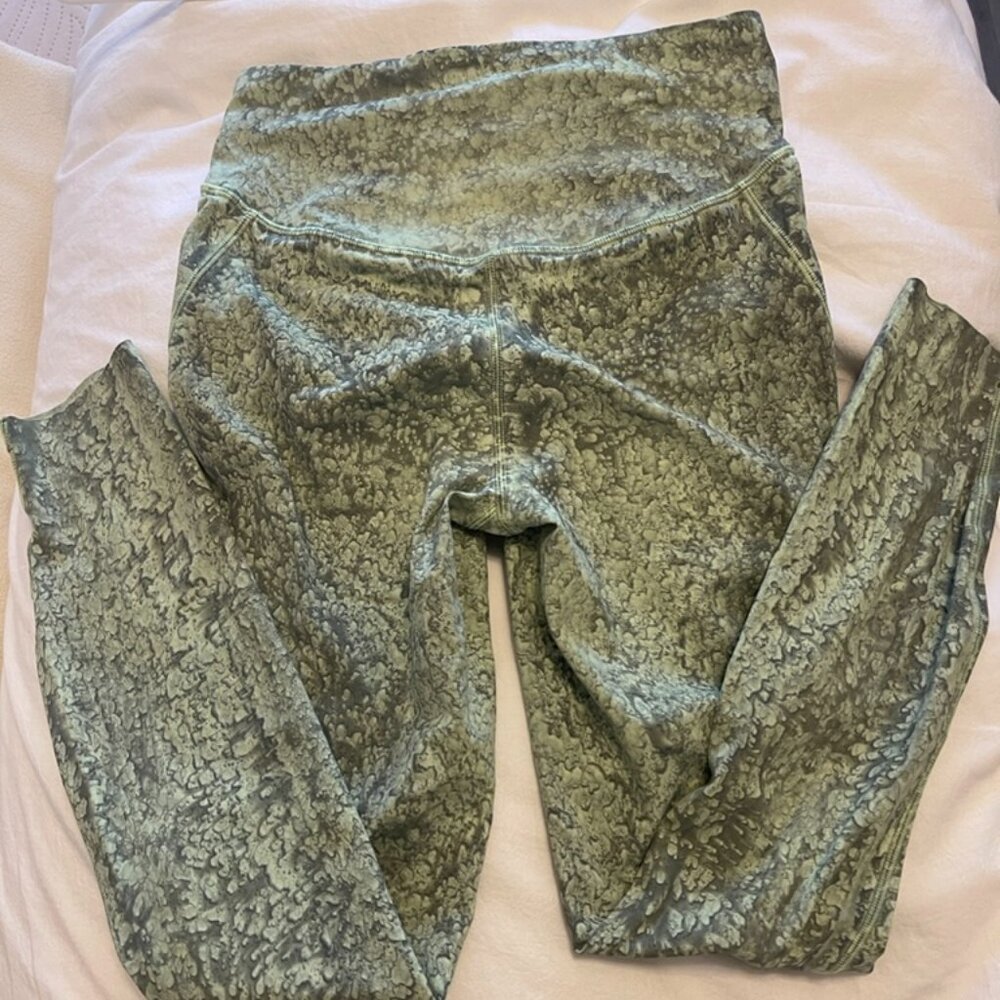 Lululemon Base Pace High Rlse Citi Green Runnig Tight Leggings Size 4
